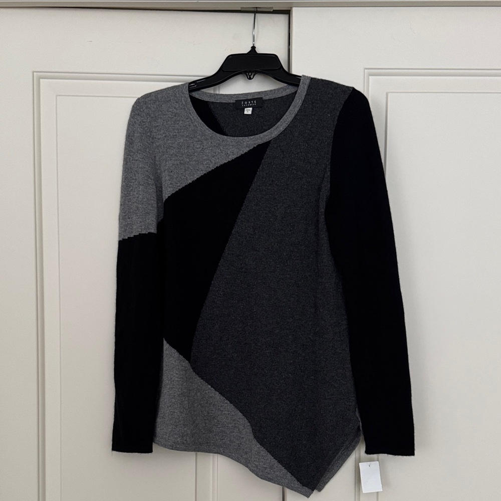 Forte Cashmere Women's Geometric Black and Gray Sweater